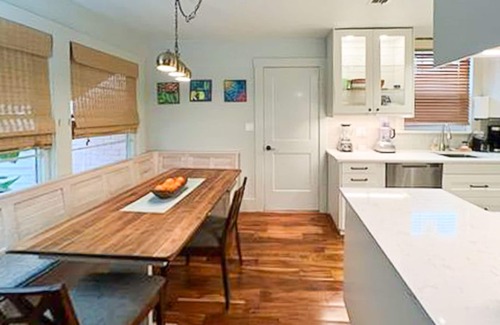 Gulfport House | Palm Cottage - Vintage Tropical Hideaway Waterfront District