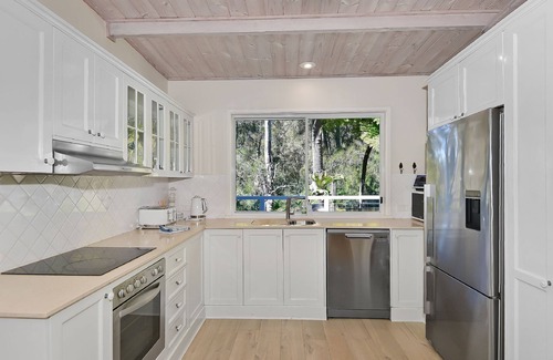 Umina Beach House | Palm Cove Retreat - Tropical Slice of Paradise