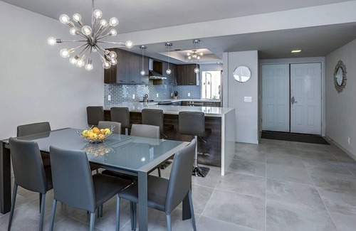 Sunrise Villas Condo | Palm Springs sunset view