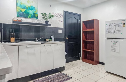 Apia House | Palm Studio+Extra Bdrm, Lelata | Free-Wifi, Aircon, Netflix