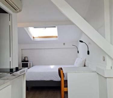 Pere Lachaise Hotel | Panam Hotel PARIS GAMBETTA- Place Gambetta-Mairie du 20 emme