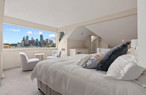 Kirribilli House | Panorama Firework View - Classic 4-Level Terrace Style Living in Kirribilli !