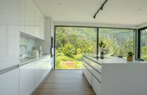 Sao Vicente House | Panorama House by LovelyStay