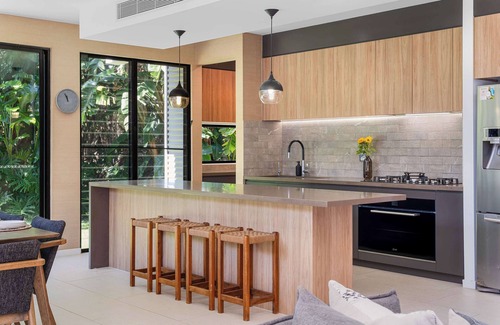 Wurtulla House | Pantai Villa on the beach