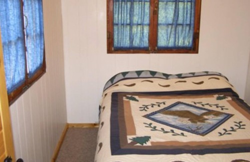 Drummond House | Papins Resort Crow Cabin