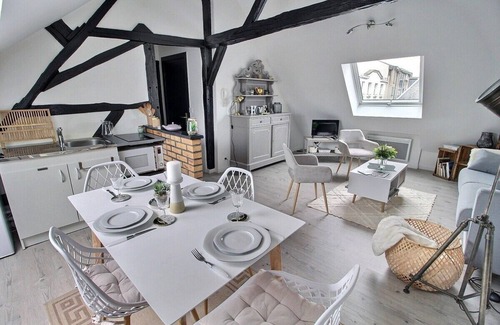 Bourges Apartment | Paradis des poutres - Rénové & Centre-ville