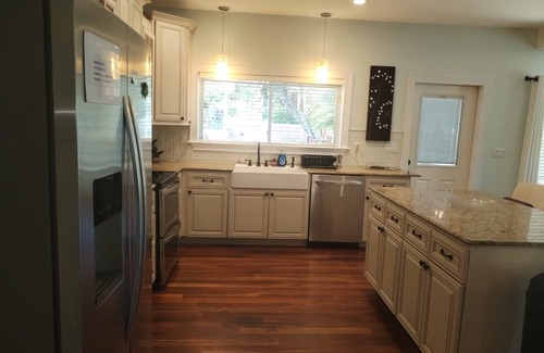 Palmetto Bay House | Paradise Found 3 bed 3 bath home with a pool @ Palmetto Bay