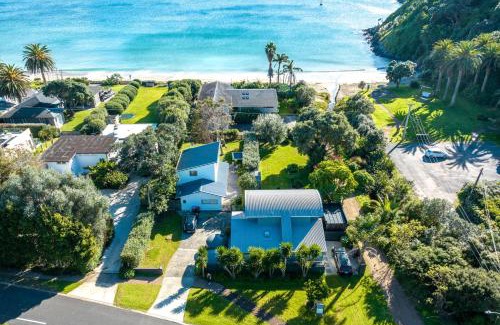 Palm Beach House | Paradise on Palm - Stay Waiheke