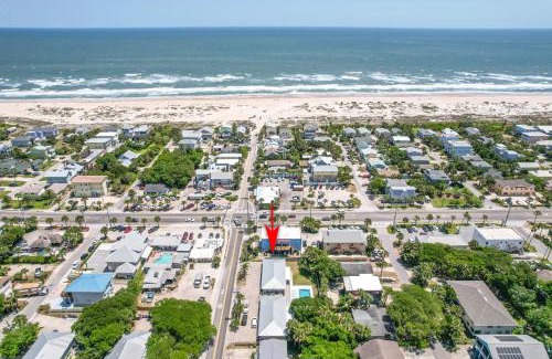 Coquina Gables Apartment | Paradise Palms- Tropic Suite- Pool - Steps to Ocean - 10 min to Downtown