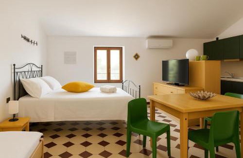 Paratico Apartment | PARATICO - Lakefront apartment with private pool and free parking