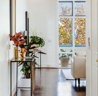 St Kilda Apartment | Paris End of St Kilda Apartment