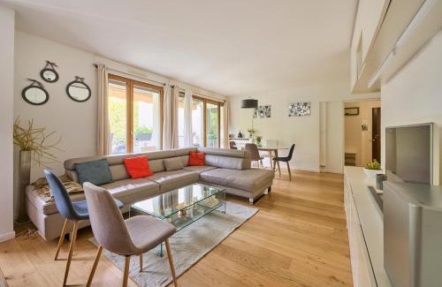 Puteaux Apartment | Paris La Défense Apartment