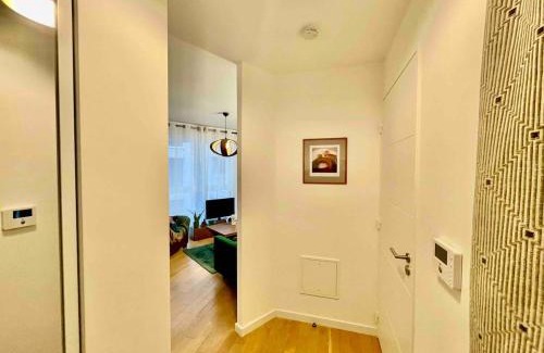 Issy-les-Moulineaux Apartment | Paris, la plus belle ville du monde!