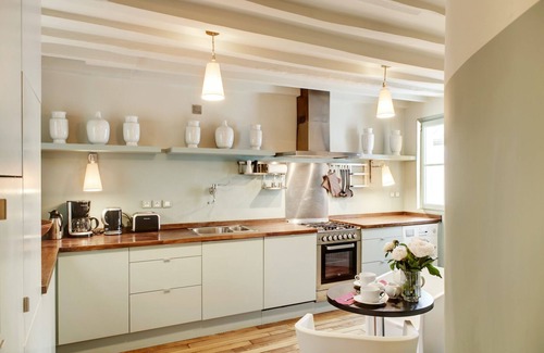 Gaillon Apartment | Paris Louvre Elegant residence