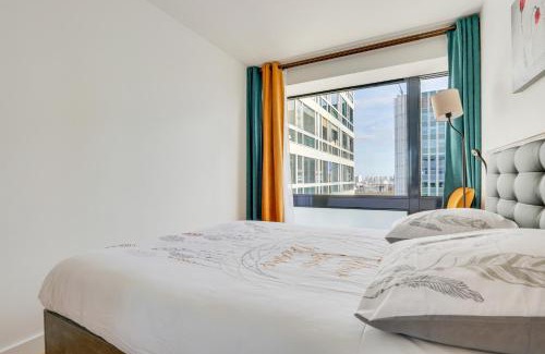 Plaisance Apartment | Paris luxury Apartment 75m2 with Eiffel Tower View, metro 1 min, parking