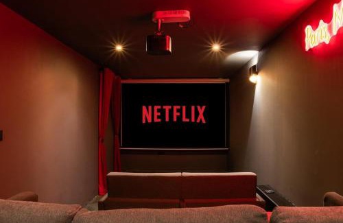 18th Arrondissement Apartment | ParisConciergerie - Duplex for 12 with Cinema, 4BR