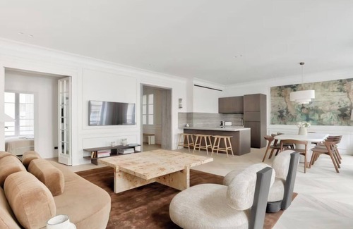 Madeleine Apartment | PARISIAN LUX - NESTLED BETWEEN LA MADELEINE & THE OPÉRA GARNIER - RUE VIGNON