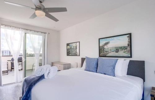 University Heights Apartment | Park Blvd Paradise 303 king bed With a private Spa
