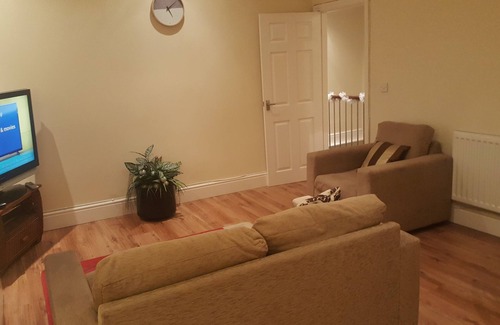 Blyth Apartment | Park Road Apartment, 5-min walk to the beach