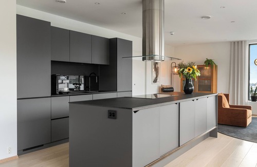 Tromso Apartment | Parkgata 15 Luxury Apartment, 2 bad rooms, 2 bathroom, parking Downtown Tromso