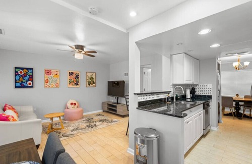 Landmark House | Parkside Alexandria Townhome - 3br free parking