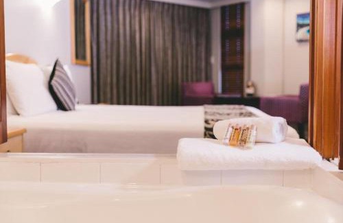Newton Hotel | Parkside Hotel & Apartments