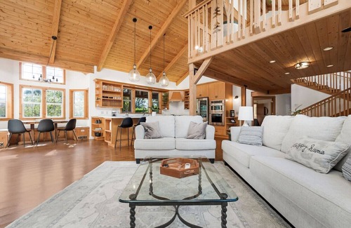 Chico House | Parkside Place | Amazing Location | One Of A Kind