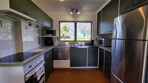 Napier House | Parkview Retreat- 3 Bedrooms and 3 Bathrooms