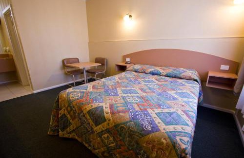 Brunswick Hotel | Parkville Motel