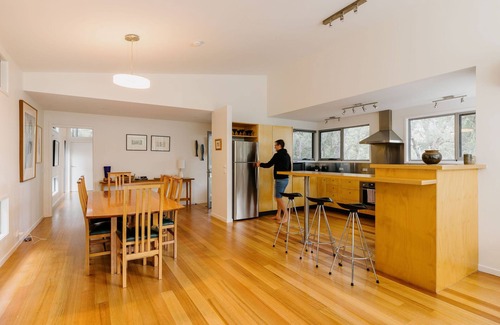 Freycinet House | Parsons Cove Beach House - Uniquely located in Freycinet National Park