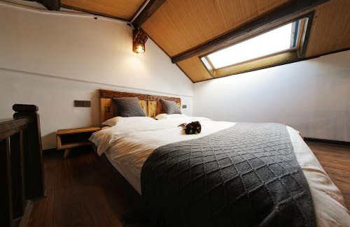 Lijiang House | Party House