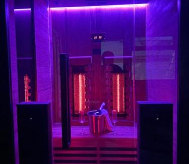 Grimsby House | Party House, VIP Bar, Cinema, Sauna, Adults Room, Hot Tub & More!