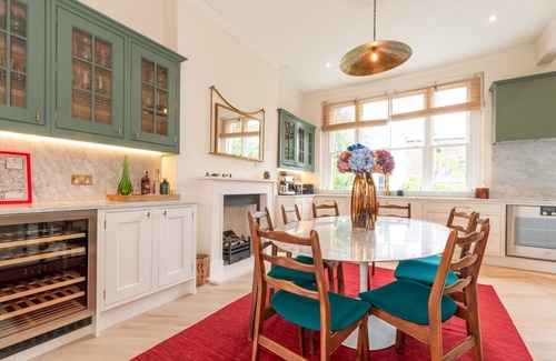 St. Helen's Apartment | Pass the Keys | Charming 3-Bedroom Flat in Iconic Notting Hill