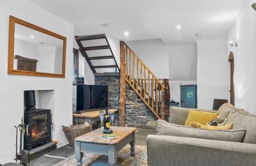 Penny Bridge House | Pass the Keys Newly Renovated Lakeland Cottage