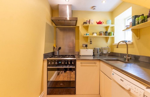 North Kensington Apartment | Pass the Keys | Spacious Designer Flat in Ladbroke Grove