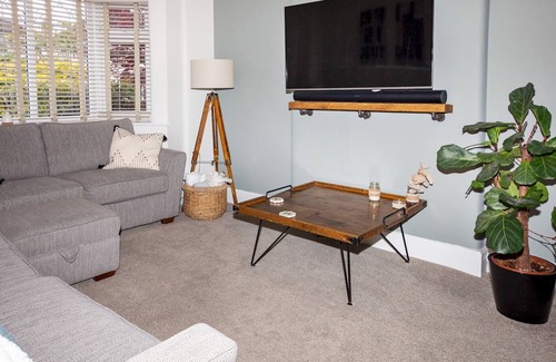 Didsbury House | Pass the Keys | Stunning home near Didsbury Village
