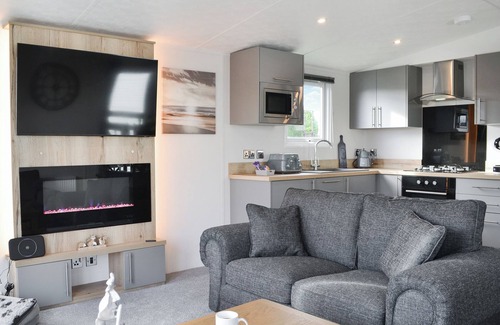 Patrington Haven Cottage | Patrington Haven is a pristine lodge park with an array of facilities.