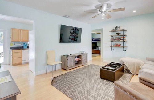 Poinsettia Heights House | Paul's Heated Above Ground Pool Pad (w/ Custom Sun Deck) - 3BR/2BA