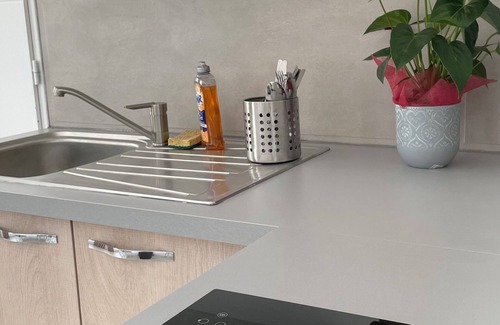 Chateauneuf-du-Rhone Apartment | Pavillon de l'Etang