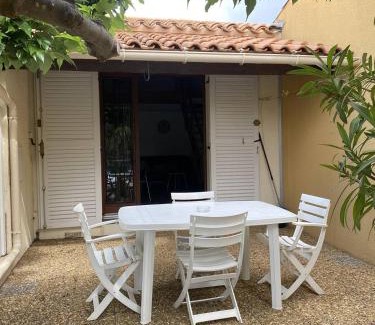 Saint-Pierre-la-Mer Villa | Pavillon studio à 5min de la plage