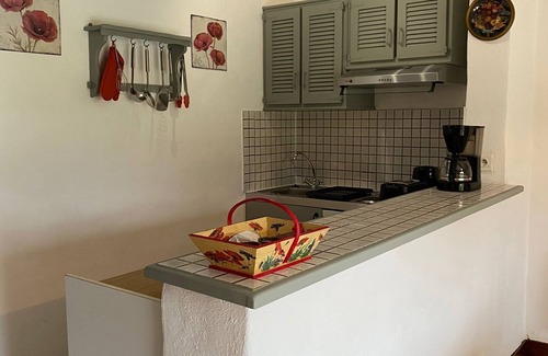 Berbiguieres House | Pavot Gite at Laugerie Basse Gites, with beautiful heated pool