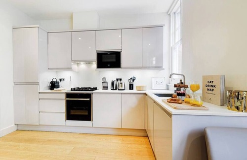 Norland Apartment | PBC | Luxury One Bedroom Apartment Soho (GT5)