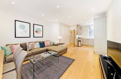 Norland Apartment | PBC | Luxury Two Bedroom Apartment in Soho GT4