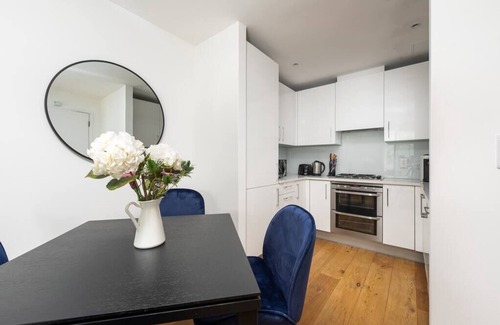 Camden Town with Primrose Hill Apartment | PBC | Two Bed with Balcony JT2