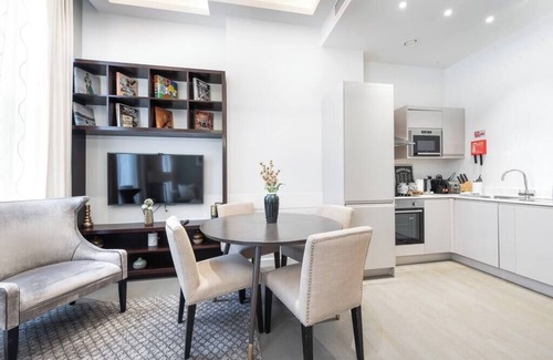 Norland Apartment | PBC | Two Bedroom Apartment Kensington KC03