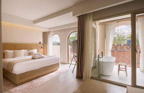 Old City Hotel | PE-LA Thapae Boutique Hotel