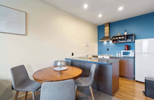 Fernhill Apartment | Peaceful 2BR Haven Near Lake & Town Centre