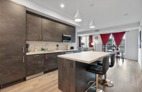 Niagara Falls Apartment | Peaceful 2BR Retreat with parking Situated 7 Mins to the Falls