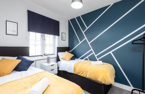 Ashford House | Peaceful 3 Bed House For 5-City Central - Free Parking