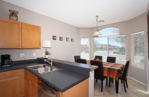Maricopa House | Peaceful 3 Bedrooms Vacation or Business Retreat